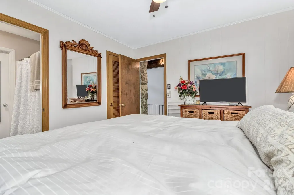 571 Tsisqua Circle Brevard NC 28712