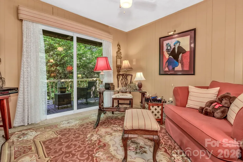 571 Tsisqua Circle Brevard NC 28712