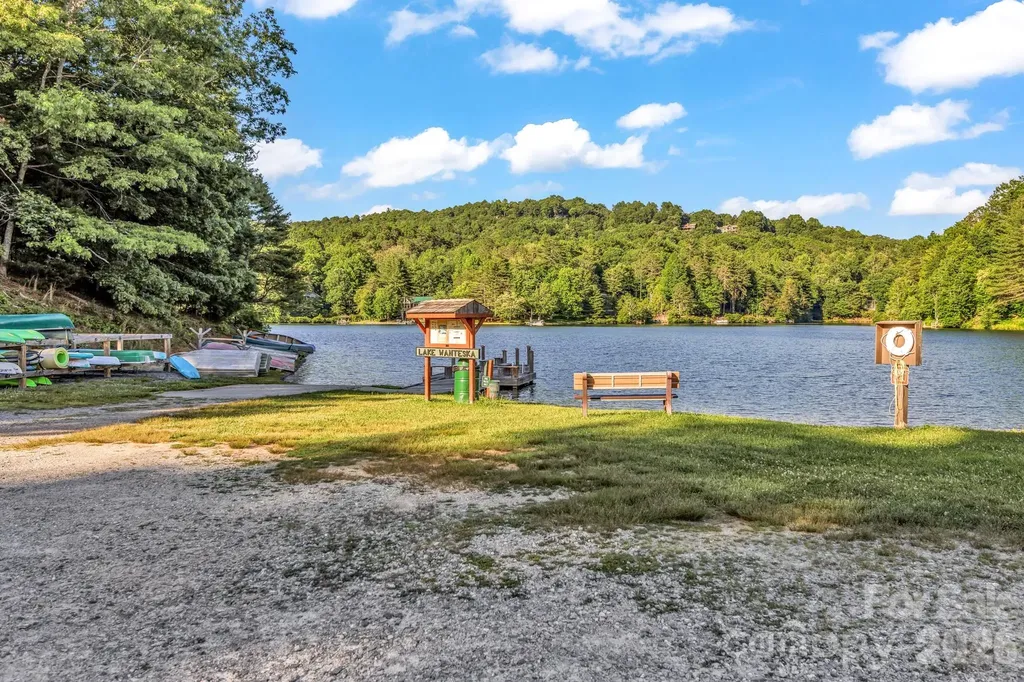 571 Tsisqua Circle Brevard NC 28712