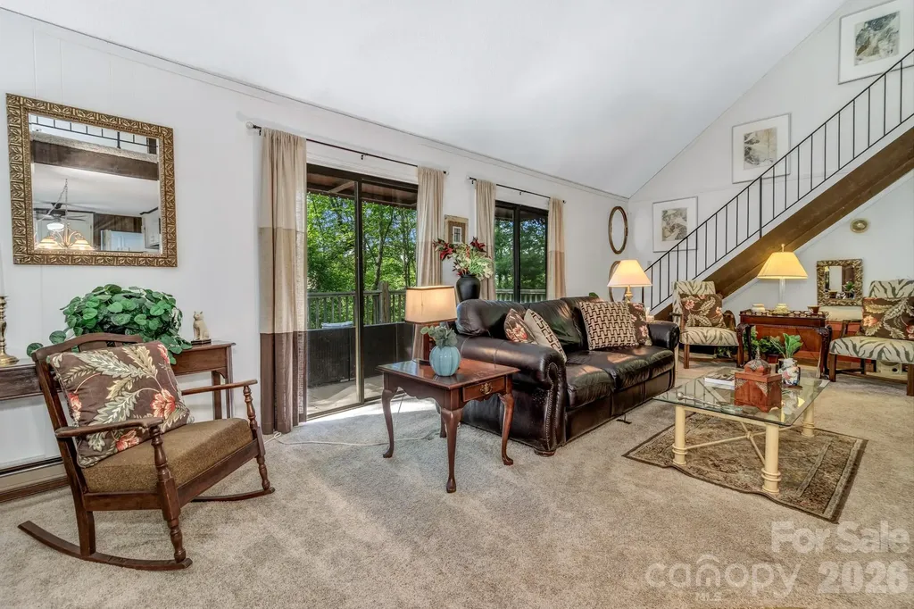 571 Tsisqua Circle Brevard NC 28712