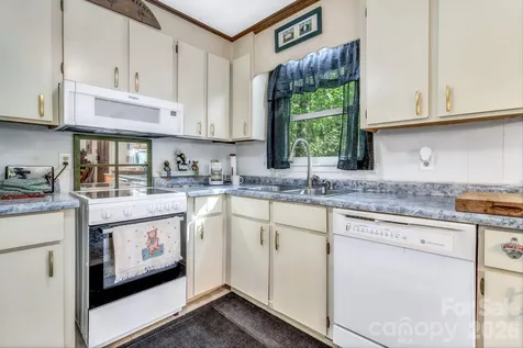 571 Tsisqua Circle Brevard NC 28712