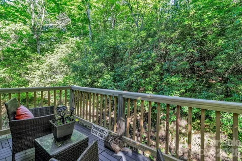 571 Tsisqua Circle Brevard NC 28712
