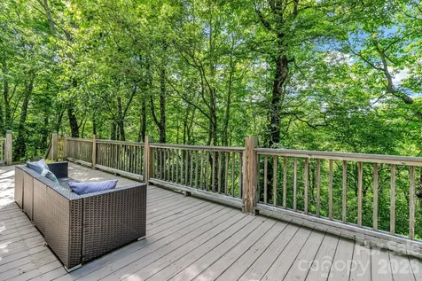 571 Tsisqua Circle Brevard NC 28712