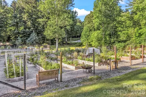 571 Tsisqua Circle Brevard NC 28712