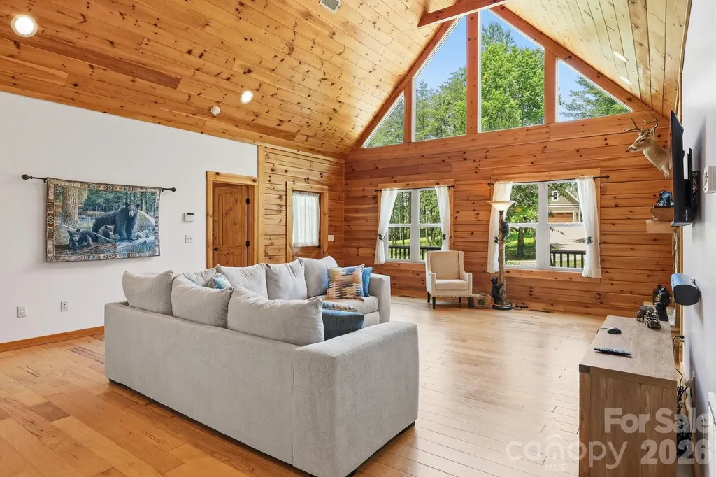15 Trillium Trail Nebo NC 28761