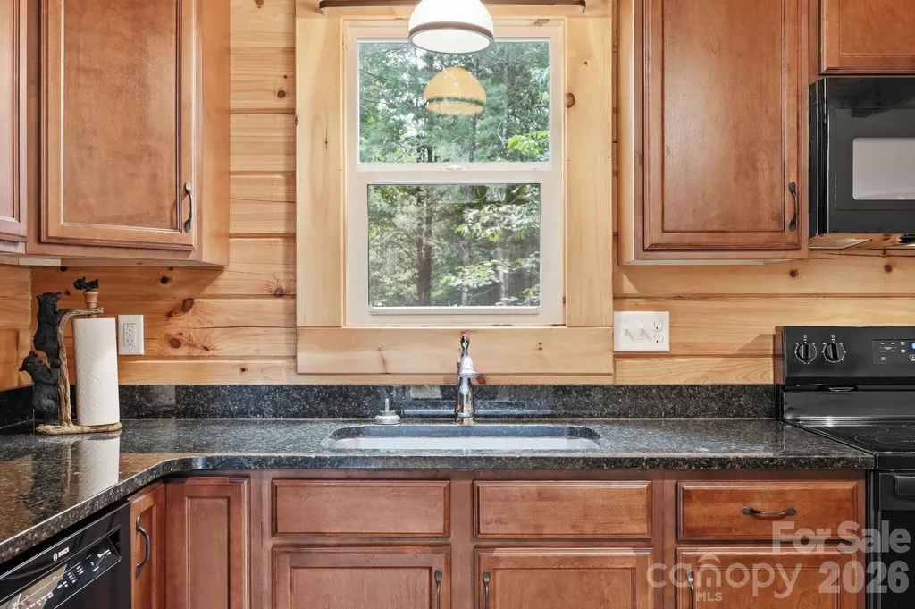15 Trillium Trail Nebo NC 28761