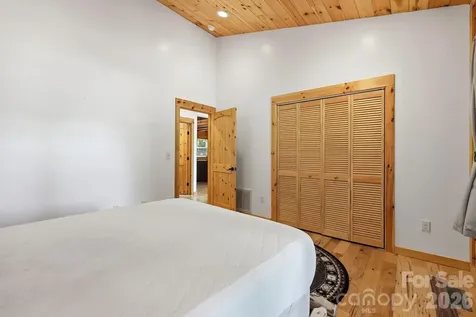 15 Trillium Trail Nebo NC 28761