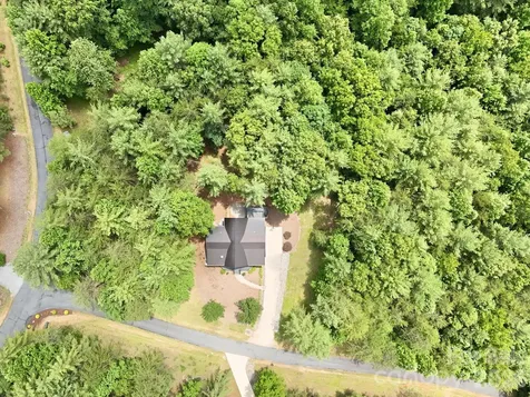 15 Trillium Trail Nebo NC 28761