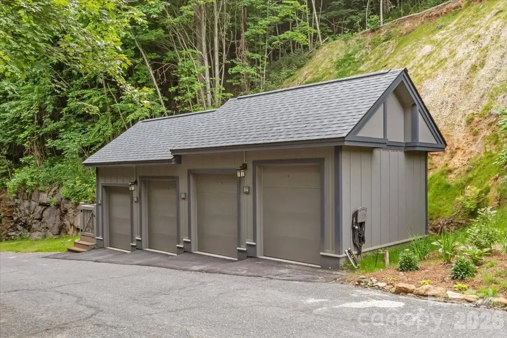 151 Spring Rock Road Burnsville NC 28714