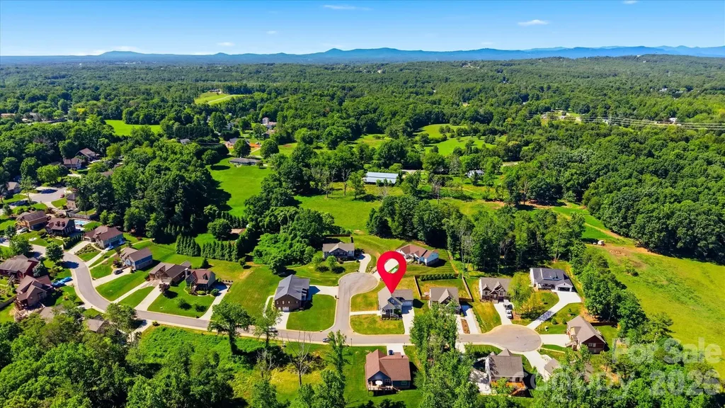 135 Maplewood Court Hudson NC 28638