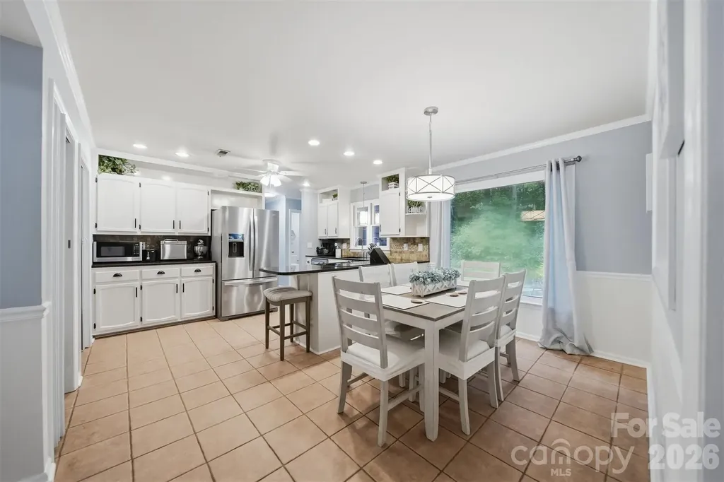 6089 Northlake Drive Hickory NC 28601