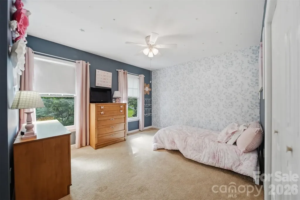6089 Northlake Drive Hickory NC 28601