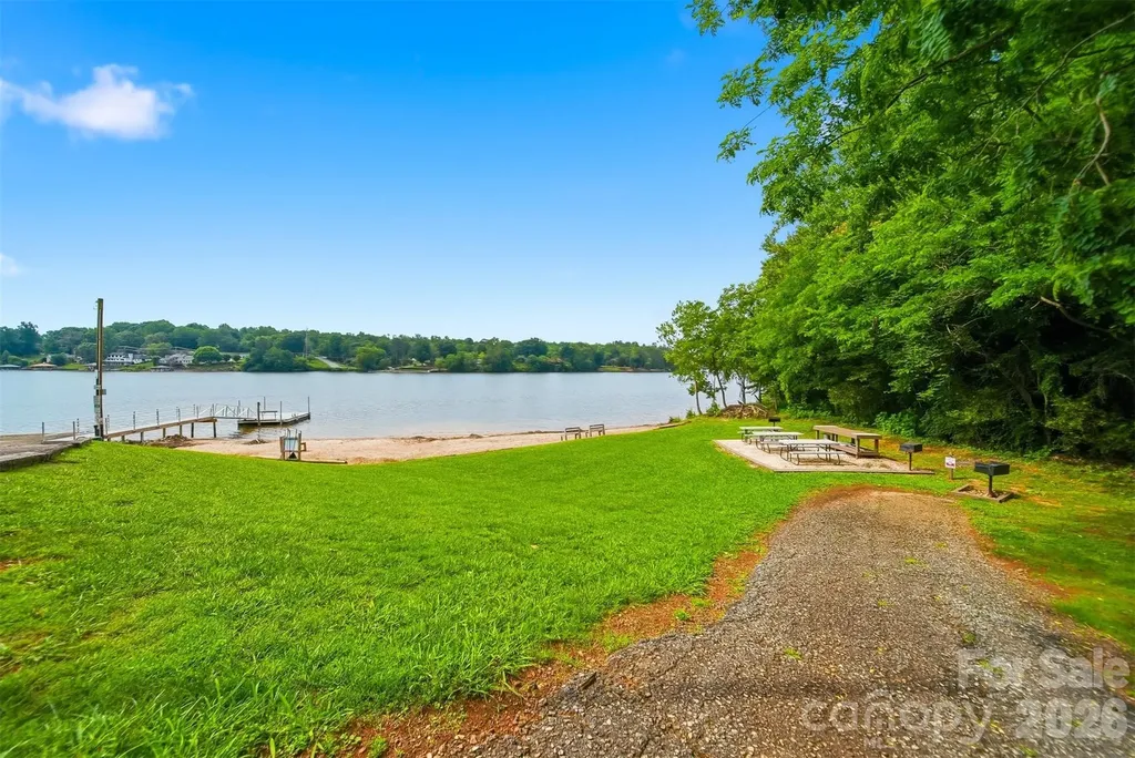 6089 Northlake Drive Hickory NC 28601