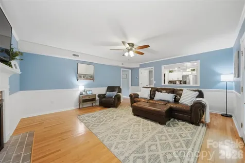 6089 Northlake Drive Hickory NC 28601