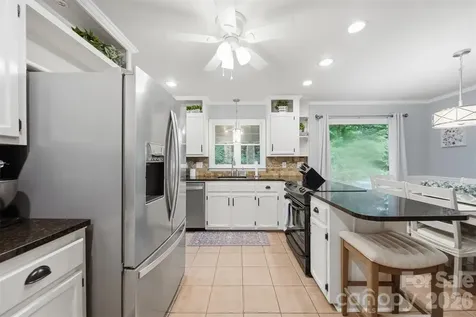 6089 Northlake Drive Hickory NC 28601