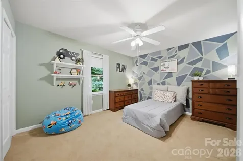 6089 Northlake Drive Hickory NC 28601