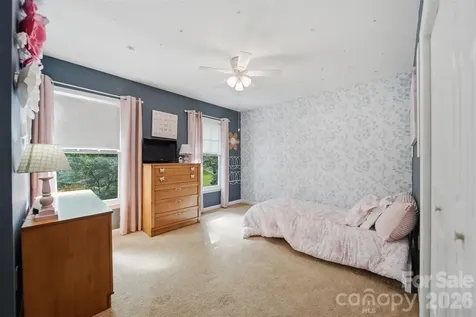 6089 Northlake Drive Hickory NC 28601