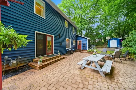 6089 Northlake Drive Hickory NC 28601