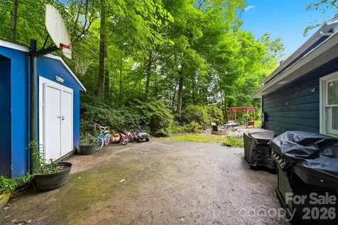 6089 Northlake Drive Hickory NC 28601