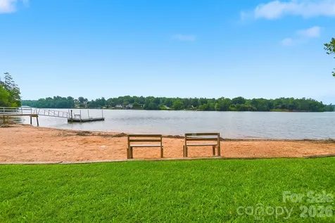 6089 Northlake Drive Hickory NC 28601