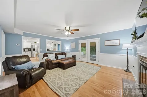 6089 Northlake Drive Hickory NC 28601