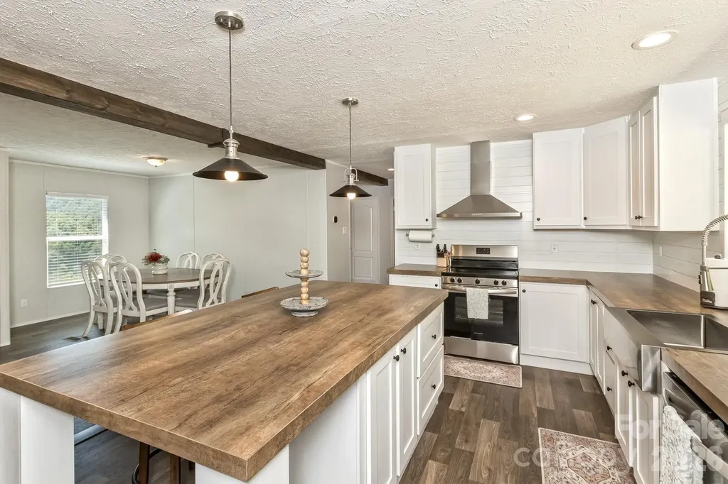 27 Spuds Lane Weaverville NC 28787