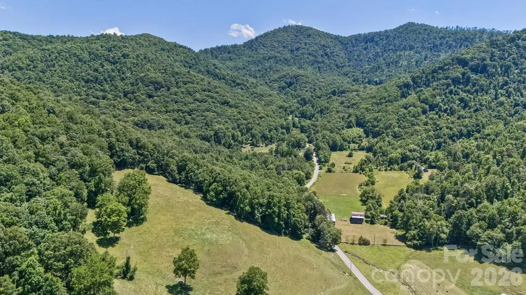 27 Spuds Lane Weaverville NC 28787