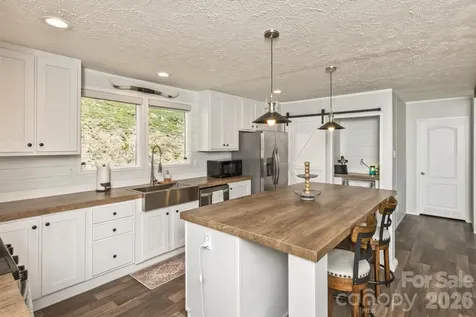 27 Spuds Lane Weaverville NC 28787