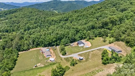 27 Spuds Lane Weaverville NC 28787