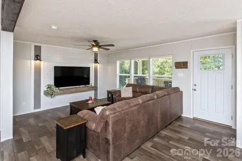 27 Spuds Lane Weaverville NC 28787