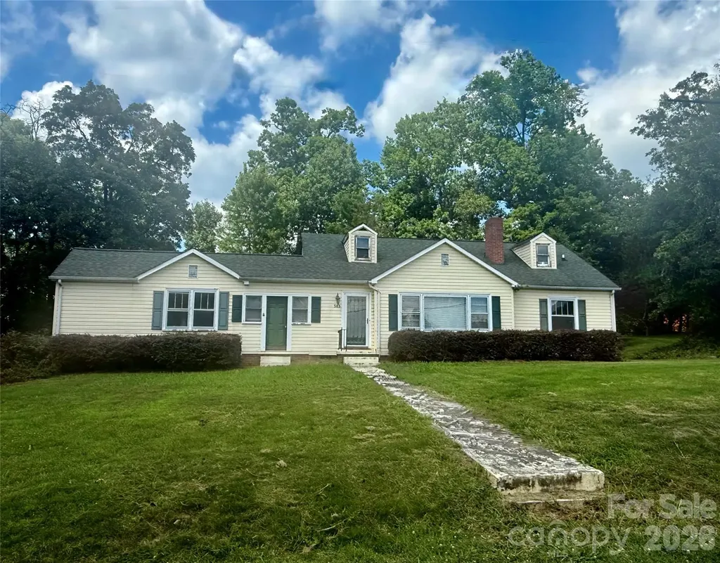 303 Cavin Avenue Mount Holly NC 28120