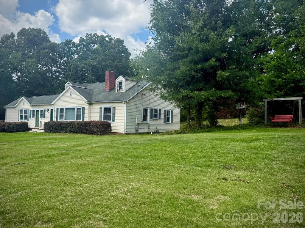 303 Cavin Avenue Mount Holly NC 28120