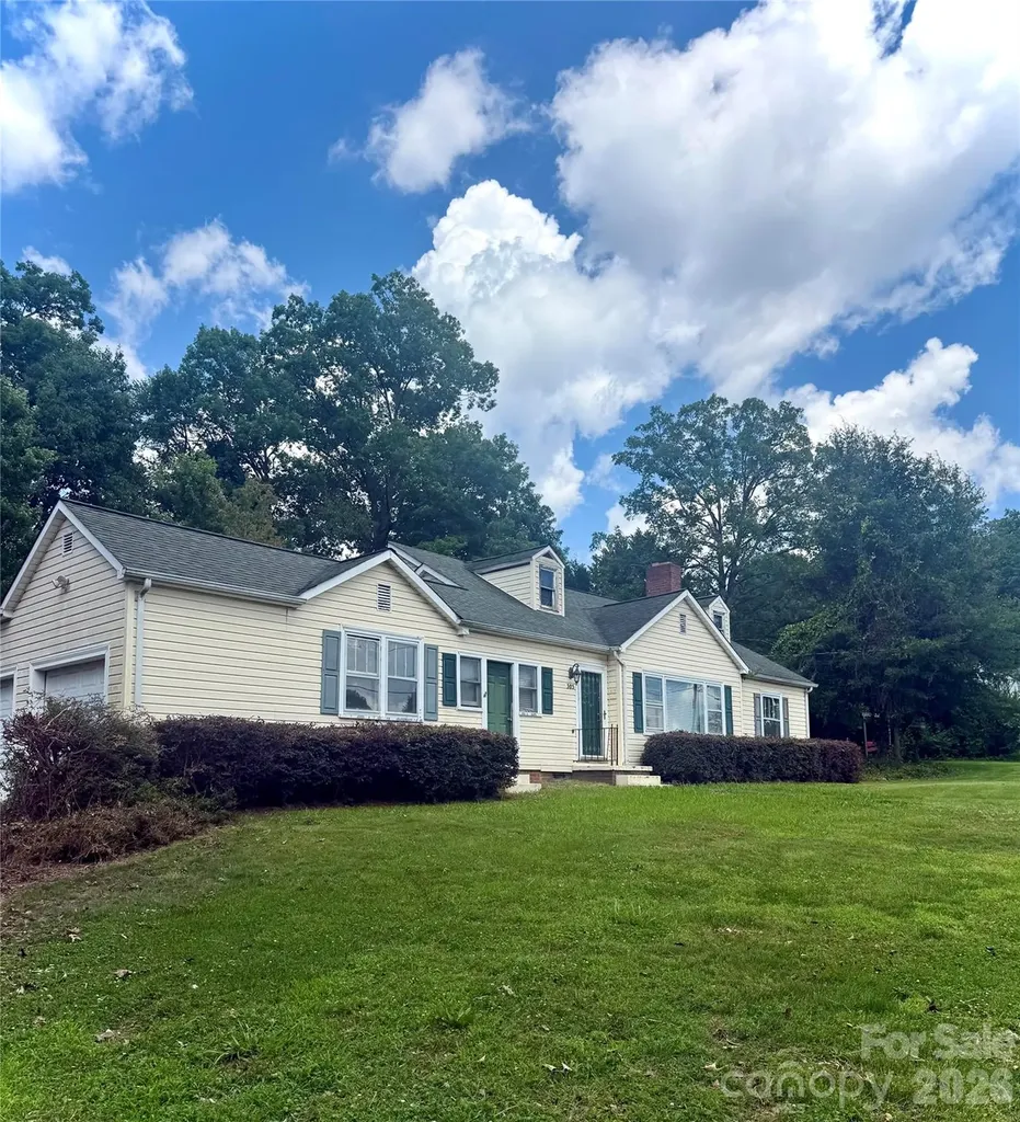 303 Cavin Avenue Mount Holly NC 28120