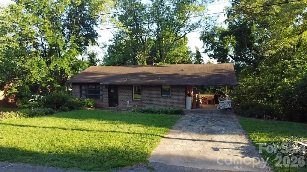 107 Conley Street Morganton NC 28655
