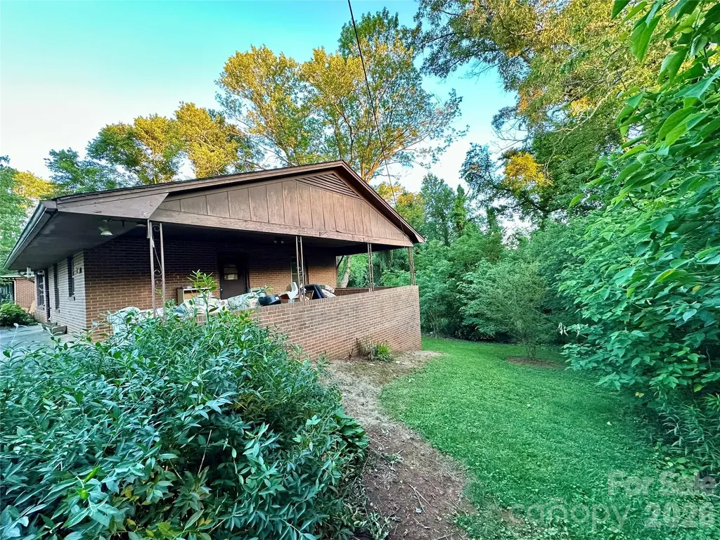 107 Conley Street Morganton NC 28655