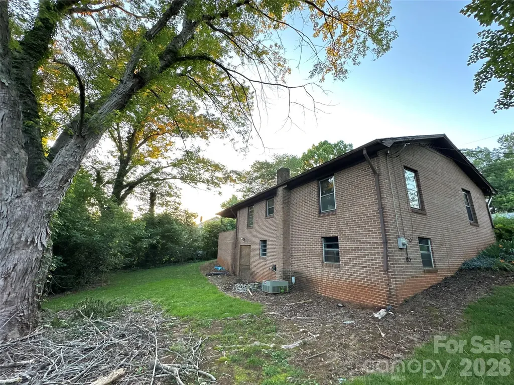 107 Conley Street Morganton NC 28655