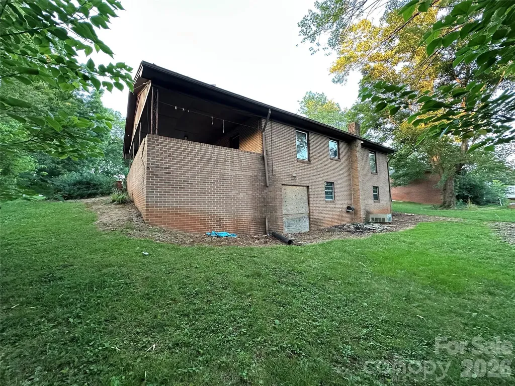 107 Conley Street Morganton NC 28655