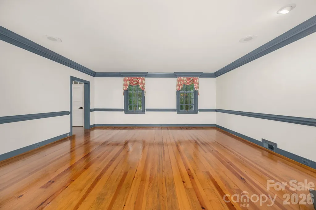 5400 Dartmoor Street Winston Salem NC 27106