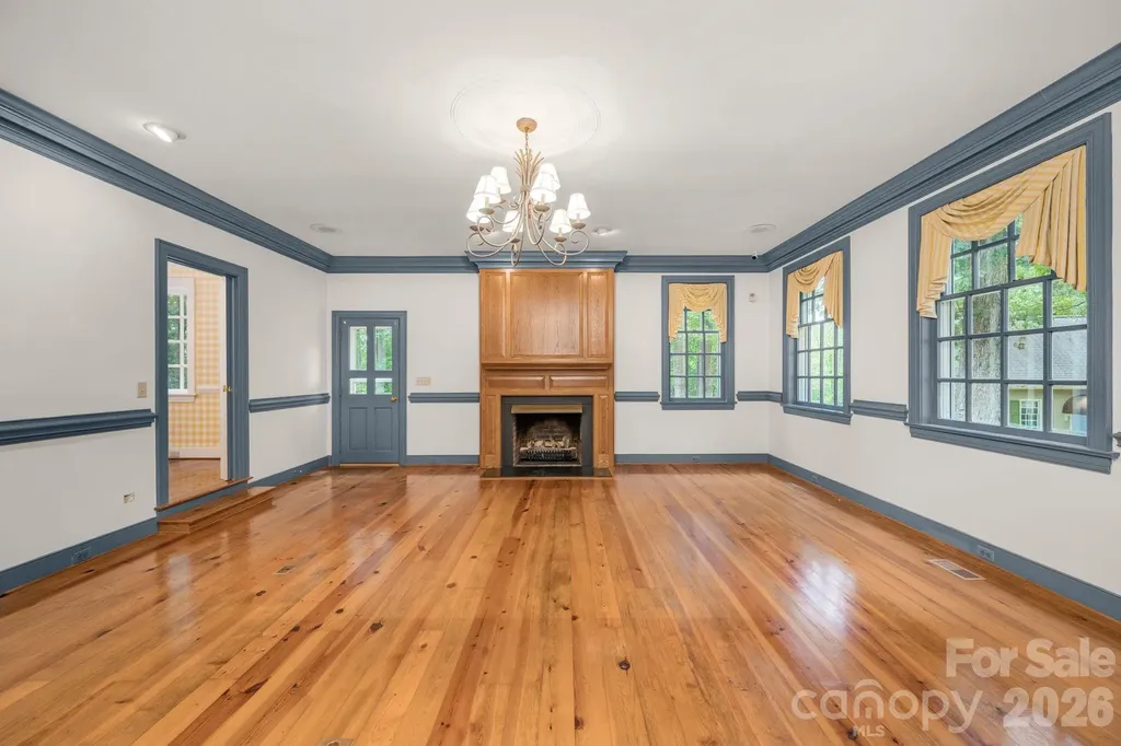 5400 Dartmoor Street Winston Salem NC 27106