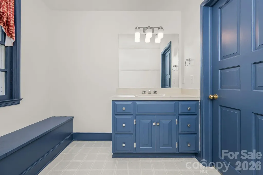5400 Dartmoor Street Winston Salem NC 27106