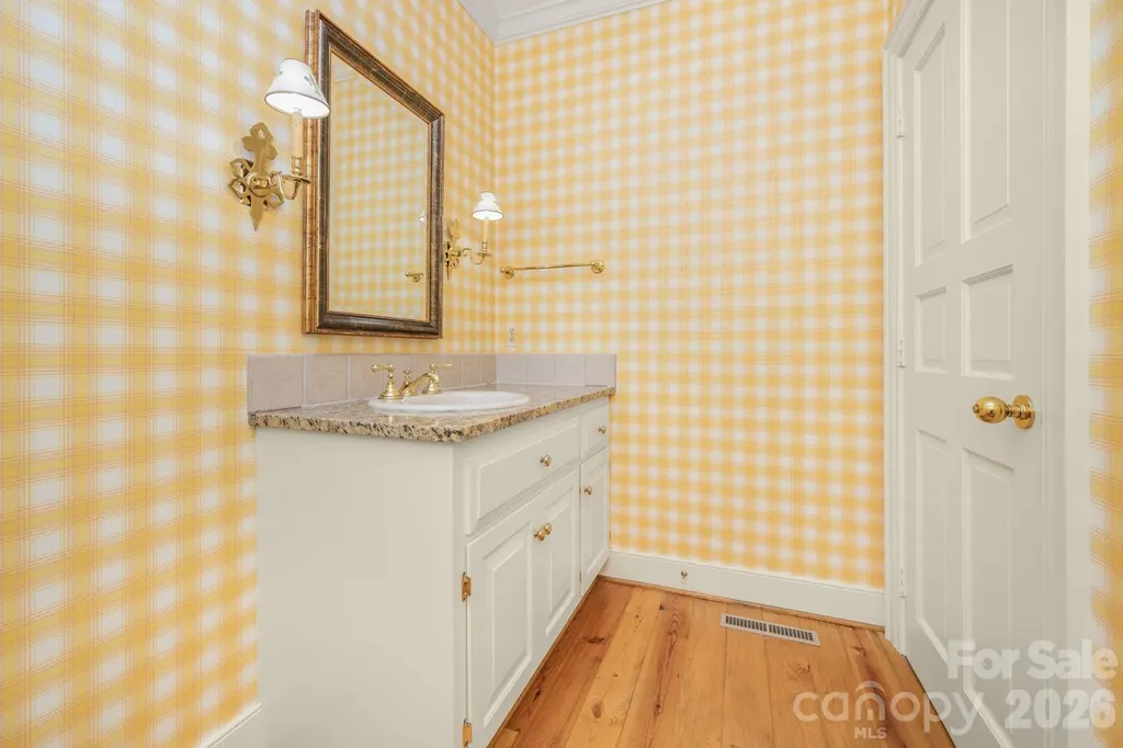 5400 Dartmoor Street Winston Salem NC 27106