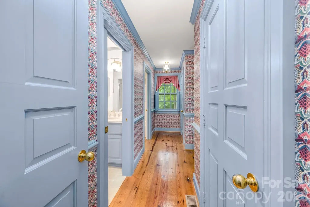 5400 Dartmoor Street Winston Salem NC 27106