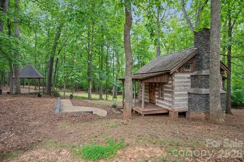 5400 Dartmoor Street Winston Salem NC 27106