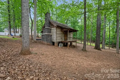 5400 Dartmoor Street Winston Salem NC 27106