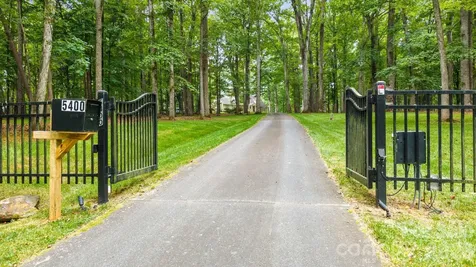 5400 Dartmoor Street Winston Salem NC 27106