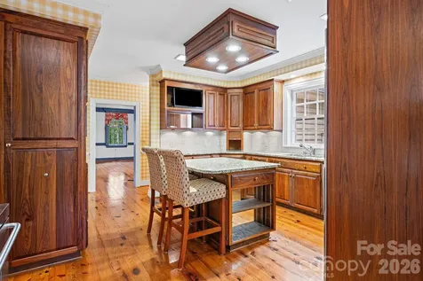 5400 Dartmoor Street Winston Salem NC 27106