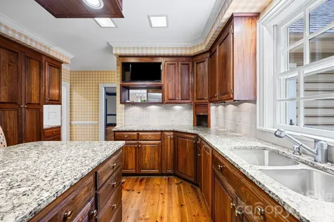 5400 Dartmoor Street Winston Salem NC 27106