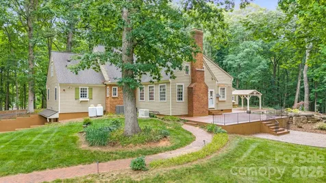 5400 Dartmoor Street Winston Salem NC 27106