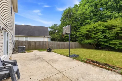 14021 Pinyon Pine Lane Charlotte NC 28215