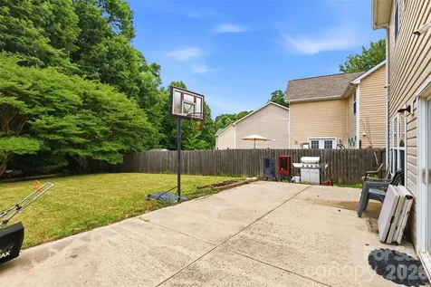 14021 Pinyon Pine Lane Charlotte NC 28215